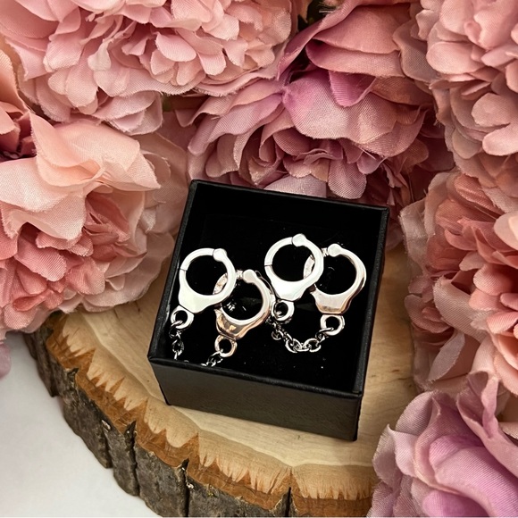 Silver Handcuff Cufflinks with Chain - Picture 13 of 14